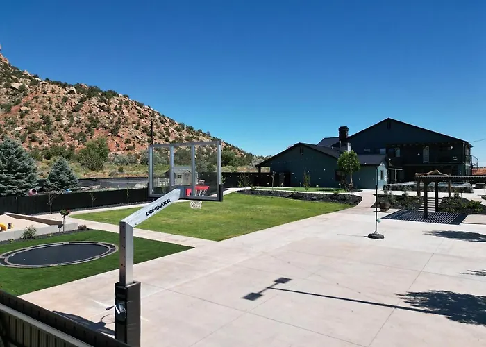 Zion Vista Poolside Manor Sauna Golf Gym Chalet Colorado City